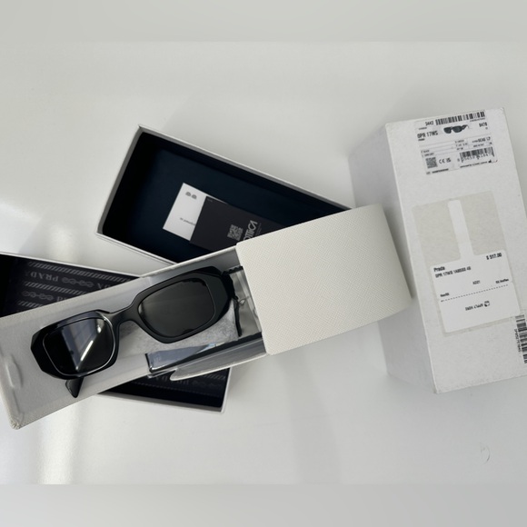 NWB Prada Elegant Black Sunglasses - Picture 1 of 3